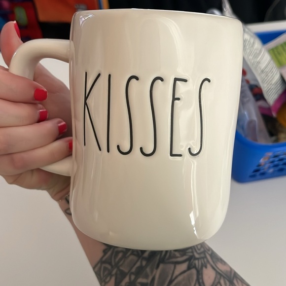NEW Rae Dunn HUGS KISSES Double Sided Mug - Picture 5 of 7
